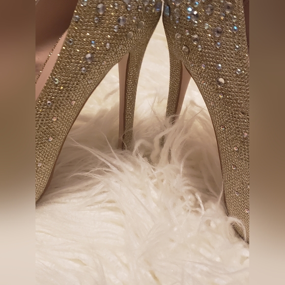 Stunning heels - Picture 3 of 6